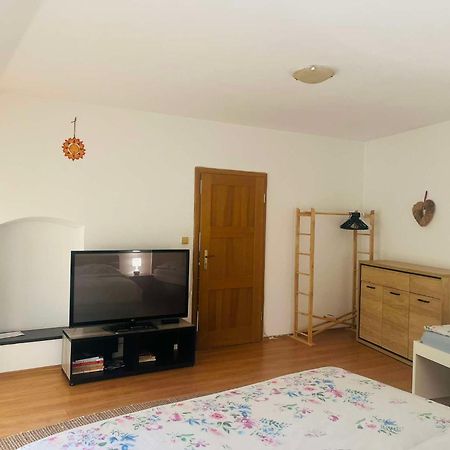 Apartman U Slunecnice Husinetz Exterior foto